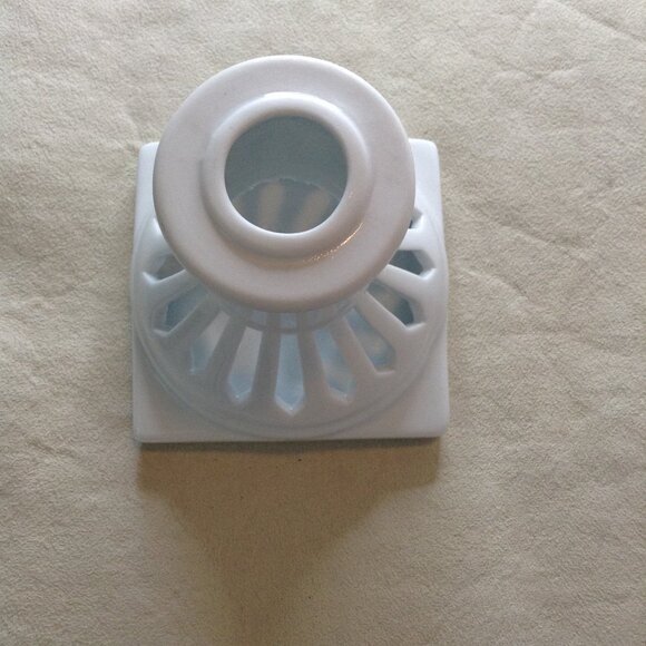 2 pc Pedestal and Basket, Woven (Reticulated) Porcelain, Glossy, Applied Roses - Picture 4 of 9